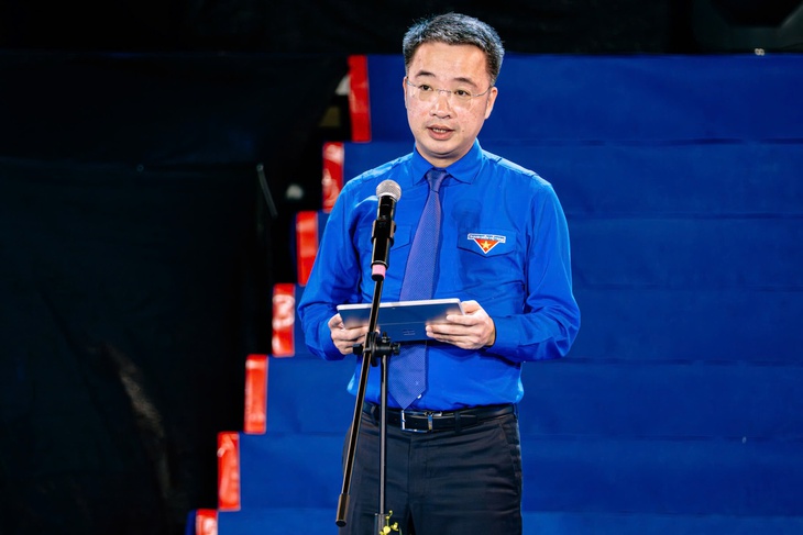 63 gương trẻ được vinh danh, Hòa Minzy nhận giải ‘Tình nguyện quốc gia’ 2025 - Ảnh 2.