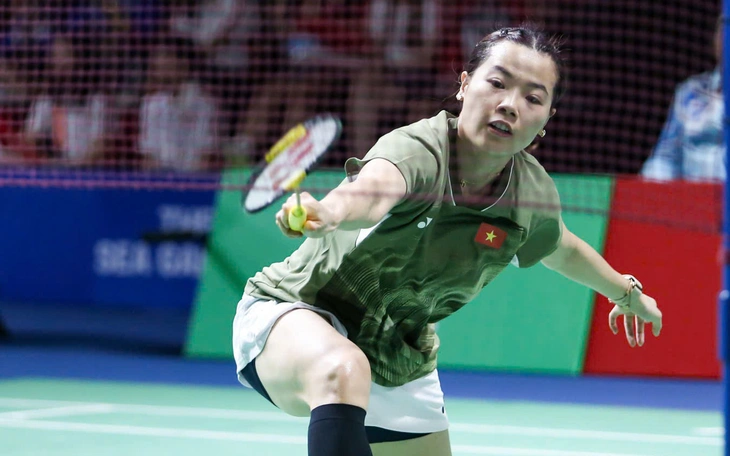 Mới đánh trận đầu, Thùy Linh đã ức chế với trọng tài SEA Games 33 - Ảnh 3.