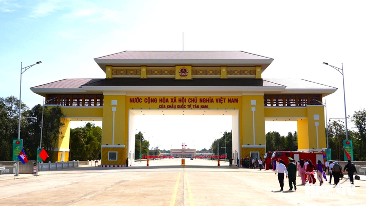 cửa khẩu - Ảnh 2.