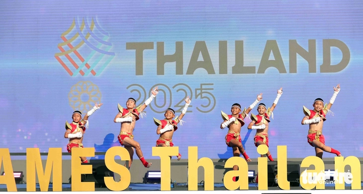 Những khoảnh khắc ấn tượng tại lễ thượng cờ SEA Games 33 - Ảnh 12.