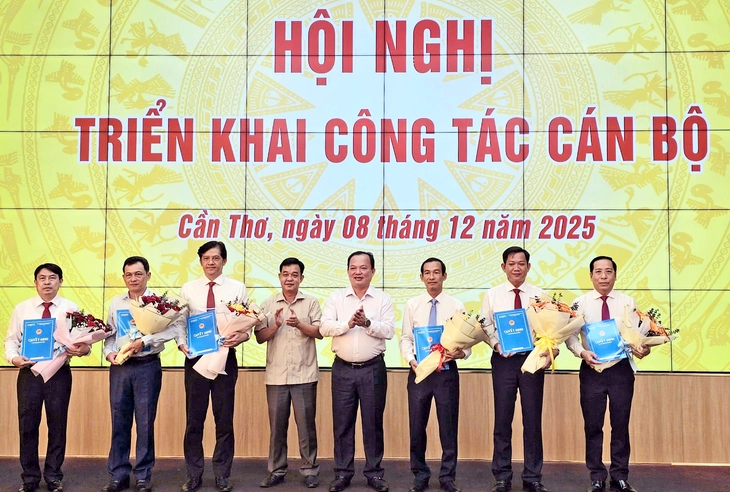 Cần Thơ bổ nhiệm hàng loạt cán bộ chủ chốt sở, ngành - Ảnh 1.