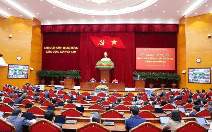 Trần Cẩm Tú - Ảnh 2.