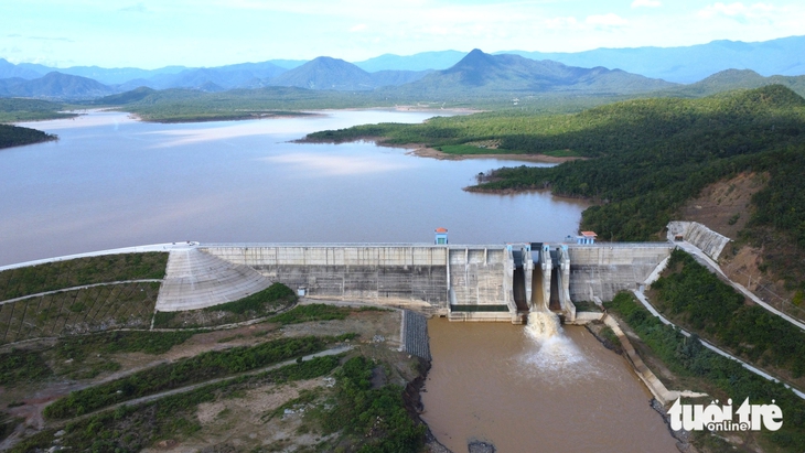Hồ thủy lợi 85 triệu m³ ở Ninh Thuận vừa khánh thành vài tháng đã nứt, thấm thân đập - Ảnh 1.