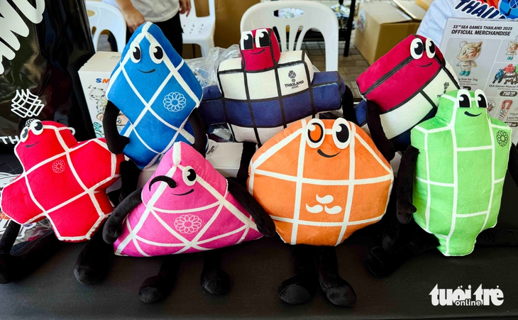 Đồ lưu niệm SEA Games 33 hút hàng - Ảnh 1.