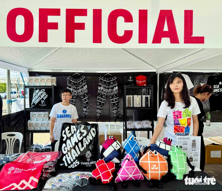 Đồ lưu niệm SEA Games 33 hút hàng - Ảnh 7.