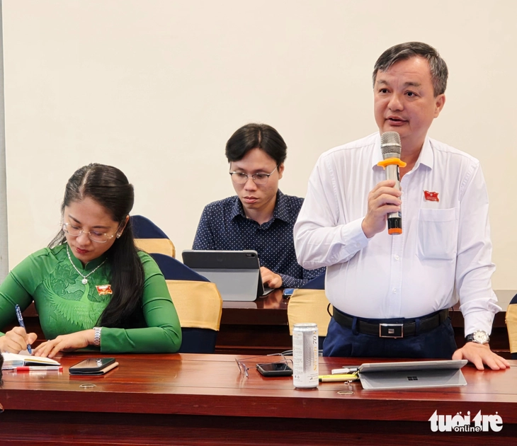 Đại biểu TP.HCM kiến nghị dẹp bỏ trạm thu phí bất hợp lý - Ảnh 3. Đại biểu TP.HCM kiến nghị dẹp bỏ trạm thu phí bất hợp lý - Ảnh 3.