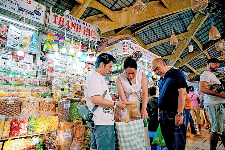 Hộ kinh doanh hỏi về thuế mọi lúc, mọi nơi qua chatbot Cục Thuế - Ảnh 1.