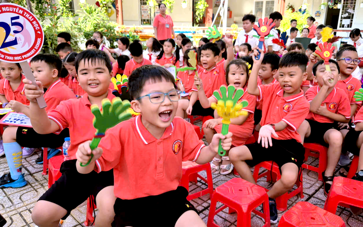 TP.HCM hỗ trợ bữa ăn, đồng phục cho học sinh có hoàn cảnh đặc biệt từ năm 2026 - Ảnh 2.