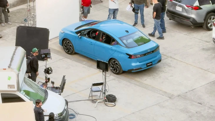 Nissan Almera đời mới lộ diện trần trụi: Thiết kế lột xác từ trước tới sau, đèn hậu kiểu Lexus, sắp ra mắt cạnh tranh Vios, City- Ảnh 1. Nissan Almera - Ảnh 1.