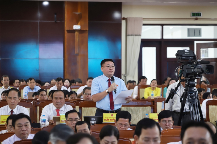 Đại biểu HĐND TP Cần Thơ chất vấn về tình trạng cán bộ xã 'vừa thừa, vừa thiếu' - Ảnh 3.