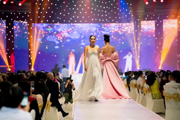 Thái Tuấn Fashion Show quy tụ dàn siêu mẫu đình đám - Ảnh 3.