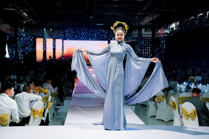 Thái Tuấn Fashion Show quy tụ dàn siêu mẫu đình đám - Ảnh 8.