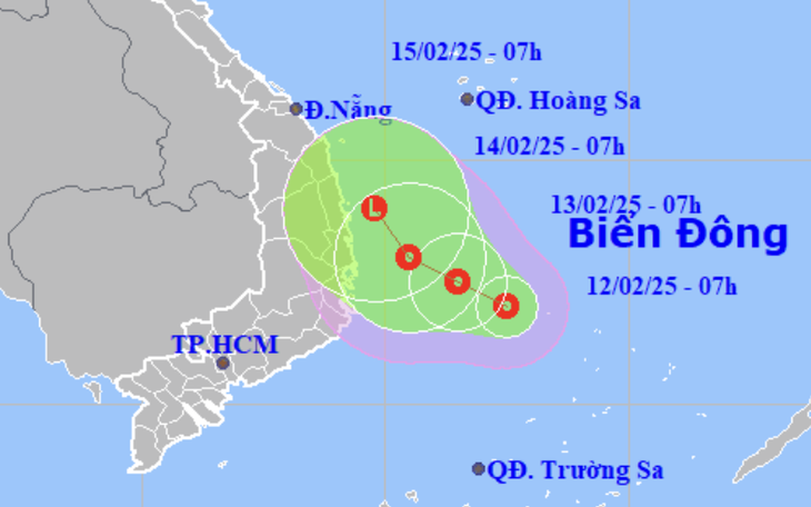 Áp thấp nhiệt đới hướng vào biển Quảng Ngãi - Phú Yên - Ảnh 2.