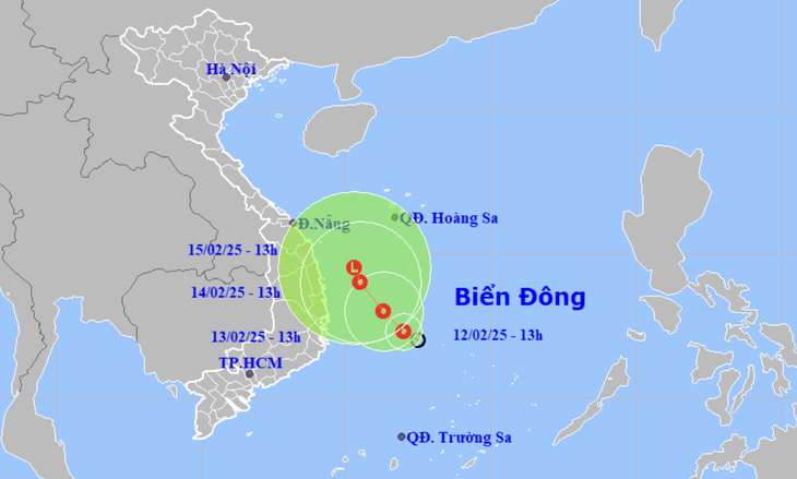 Áp thấp nhiệt đới hướng vào biển Quảng Ngãi - Phú Yên - Ảnh 1.