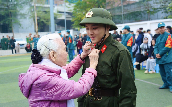 Tân quân nhân nhập ngũ, làm nhiệm vụ với Tổ quốc là điều thiêng liêng nhất - Ảnh 3.