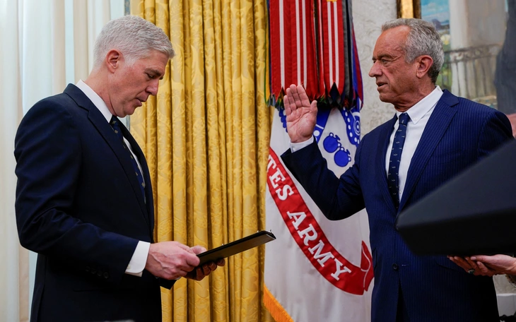 Mỹ bị chỉ trích vì thử nghiệm vắc xin viêm gan B ở trẻ sơ sinh Tây Phi - Ảnh 2.