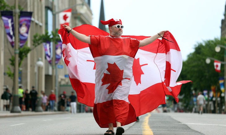 Canada đáp trả ý tưởng sáp nhập của ông Trump, bùng nổ tinh thần yêu nước - Ảnh 1.