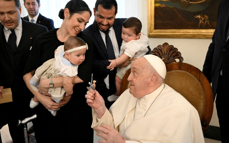 Vatican bác thông tin Giáo hoàng Francis từ chức - Ảnh 1.