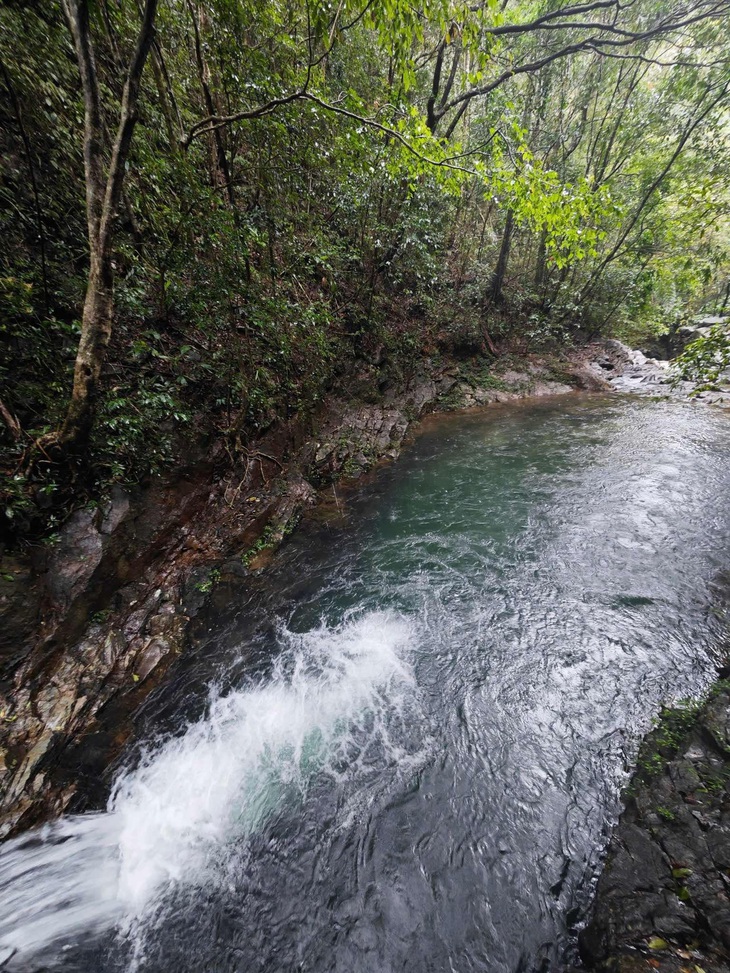 Trekking vườn quốc gia Bạch cùng Hoàng Lê Giang - Ảnh 4.