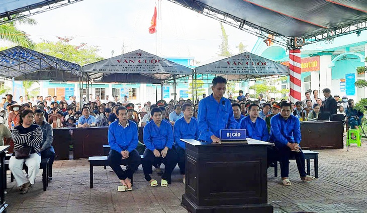 Tuyên án hơn 70 năm tù nhóm người đem nhiều thiết bị giám sát hành trình thả xuống biển cất giấu - Ảnh 1.