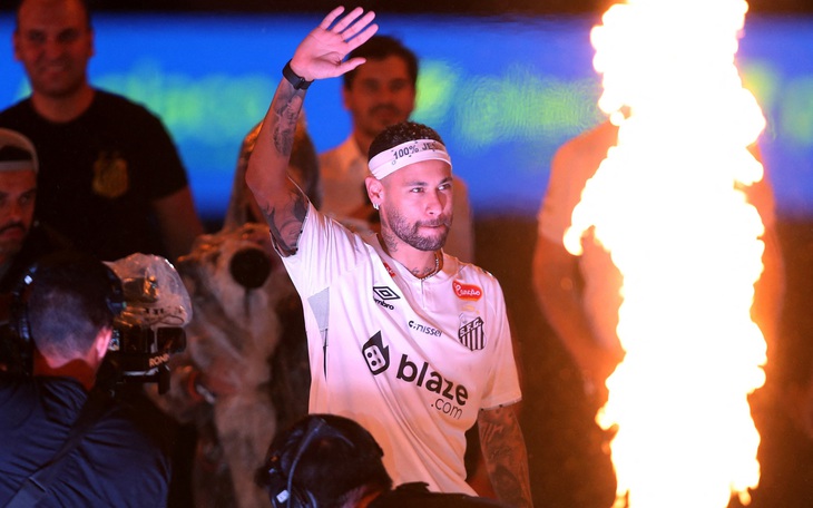 Neymar ‘phông bạt hạnh phúc’ sau tin đồn thác loạn - Ảnh 3.