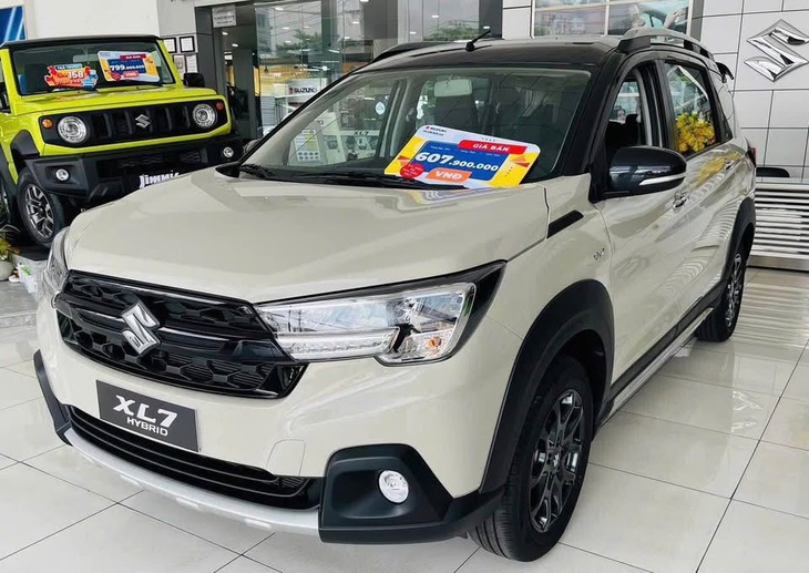 Tin tức giá xe: Suzuki XL7 hybrid giảm 55 triệu, giá thực tế 'mềm' hơn Toyota Avanza số sàn - Ảnh 1.