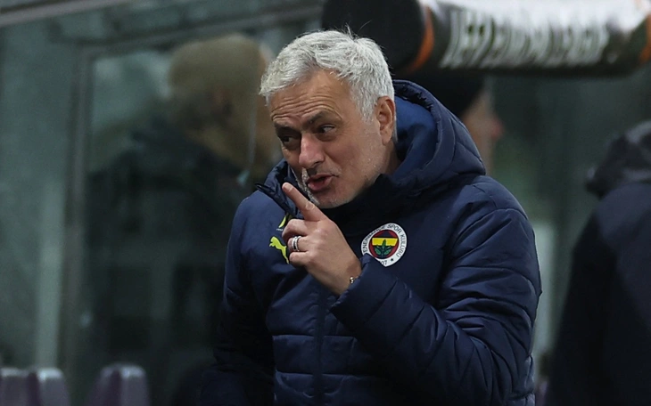 HLV Mourinho bị CLB Galatasaray cáo buộc phân biệt chủng tộc  - Ảnh 4.