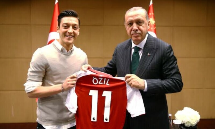 Cựu tuyển thủ Đức Mesut Ozil làm chính trị gia ở Thổ Nhĩ Kỳ - Ảnh 1.