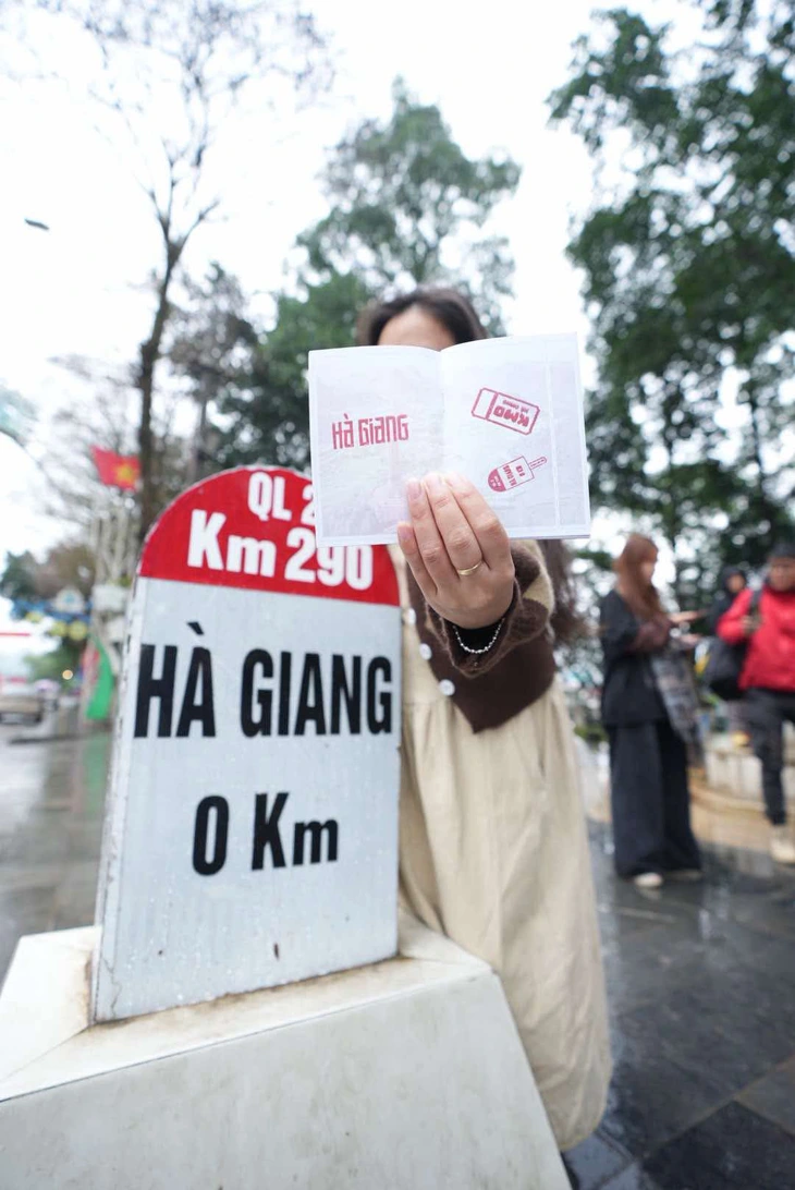 Đi Hà Giang săn hộ chiếu dấu mộc - Ảnh 2.