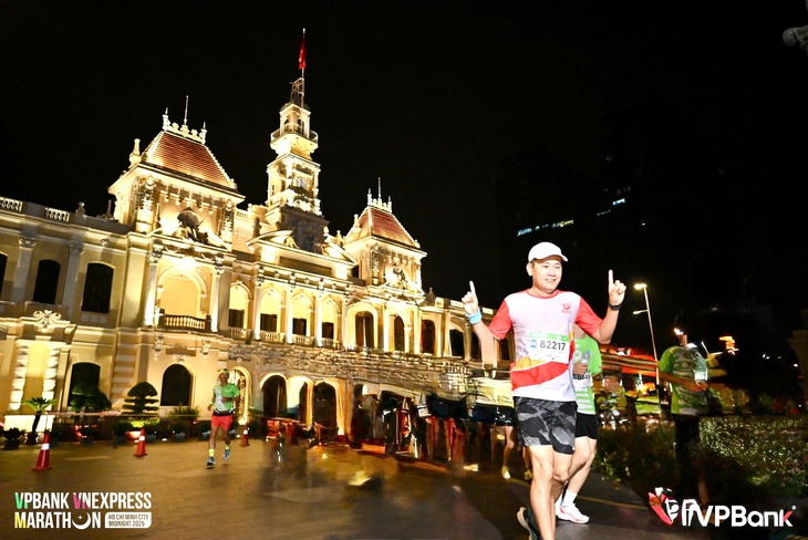 250 người Saigon Co.op hoàn thành chặng marathon Hồ Chí Minh Midnight 2025 - Ảnh 3.