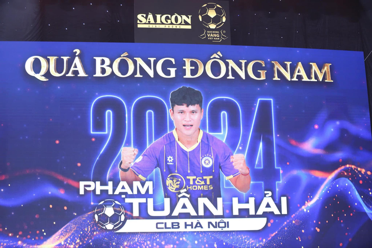 Tiến Linh đoạt danh hiệu Quả bóng vàng nam 2024 - Ảnh 2.