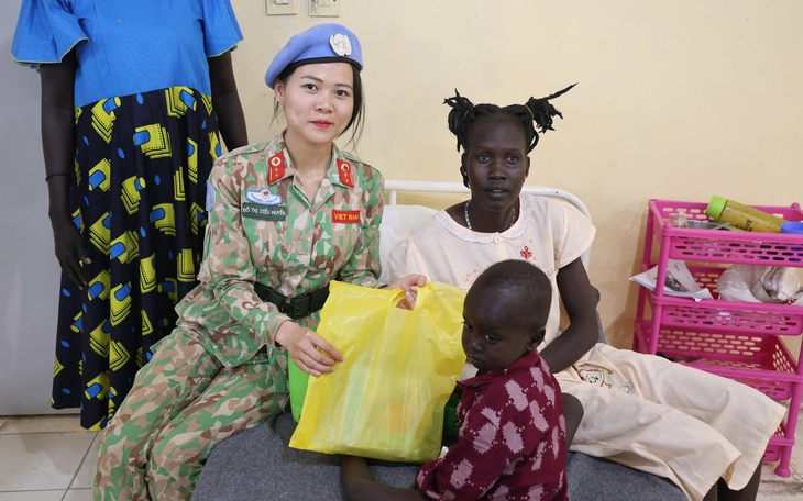 Chiến sĩ 'mũ nồi xanh' dâng hương Bác Hồ trước khi lên đường làm nhiệm vụ tại Nam Sudan lần thứ 7 - Ảnh 12.