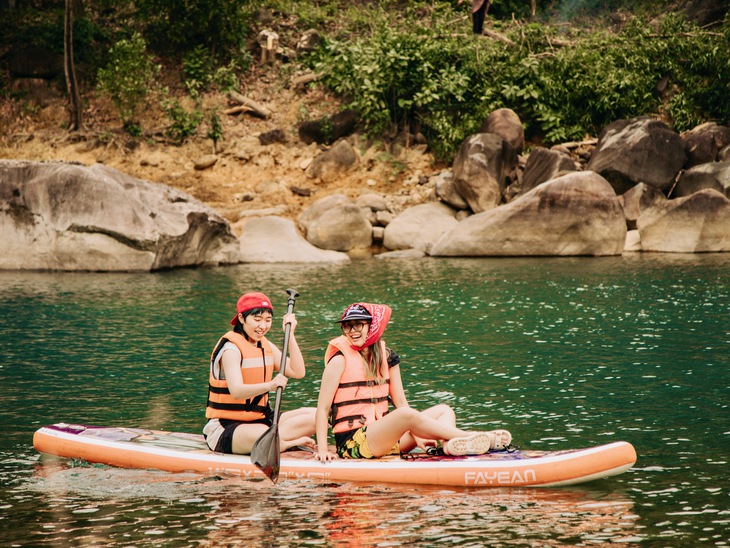 Săn mây, ăn dứa no nê tại thung lũng Đồng Din - Ảnh 14.