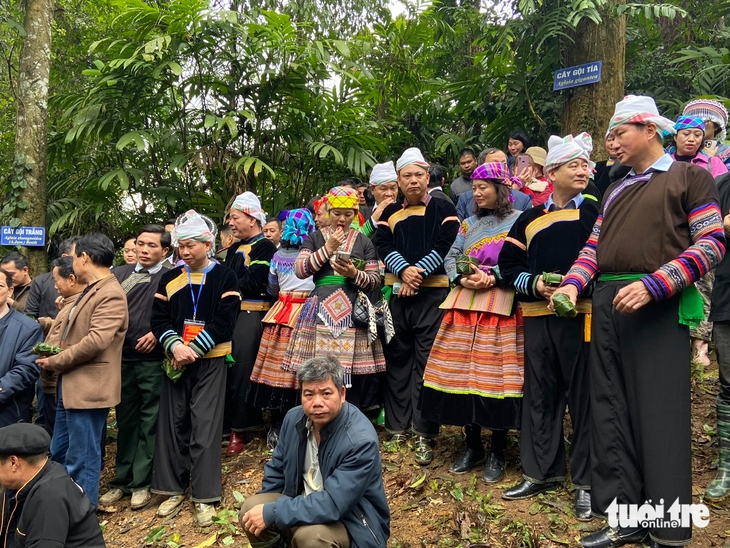 Độc đáo lễ hội cúng rừng người Mông xã Nà Hẩu với lời thề bảo vệ rừng - Ảnh 5.