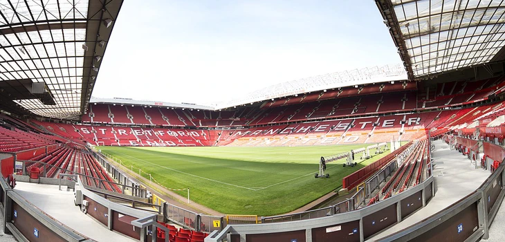 Họ hàng nhà chuột lại kéo bầy tạo ổ ở Old Trafford - Ảnh 2.