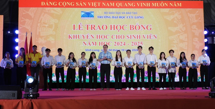 10 nhóm thí sinh được Trường đại học Cửu Long cấp học bổng - Ảnh 1.