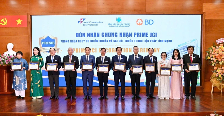 Bệnh viện Đại học Y Dược TP.HCM đón nhận chứng nhận PRIME JCI - Ảnh 1.