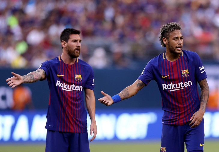 Neymar tiết lộ từng dạy messi đá phạt đền - Ảnh 1.