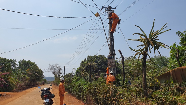 Nỗ lực gìn giữ ánh đèn nơi biên giới Gia Lai - Ảnh 2.