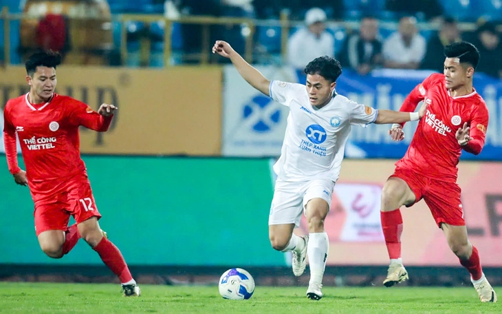 VAR lại gặp sự cố kỹ thuật ở V-League   - Ảnh 3.