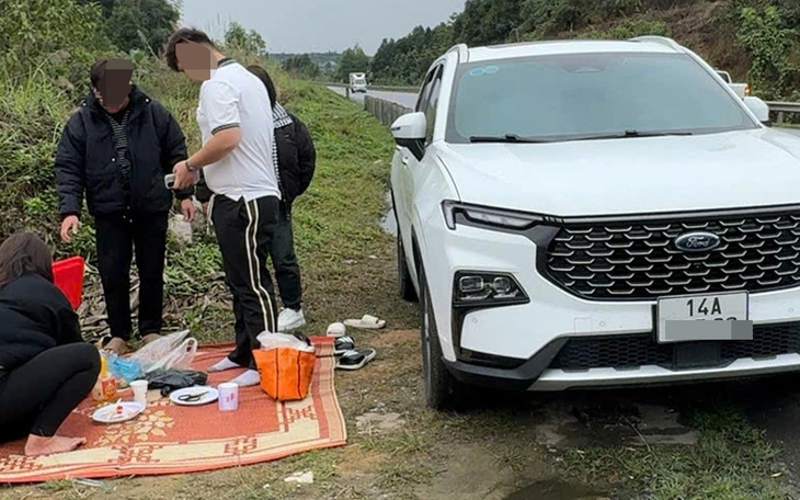 Buồn ngủ khi lái xe trên cao tốc, có được dừng xe không? - Ảnh 3.
