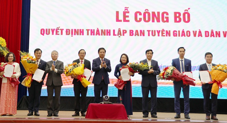 Quảng Nam thành lập Ban Tuyên giáo và Dân vận Tỉnh ủy với 1 trưởng ban và 5 phó ban - Ảnh 1.