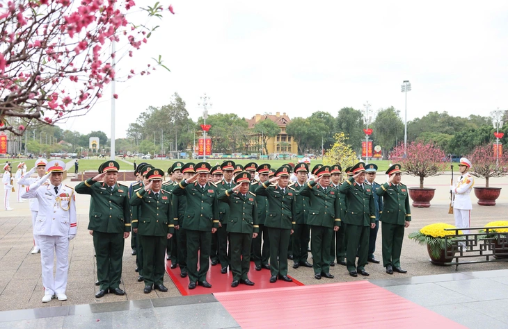 Lãnh đạo Đảng, Nhà nước vào lăng viếng Chủ tịch Hồ Chí Minh nhân 95 năm ngày thành lập Đảng - Ảnh 4.