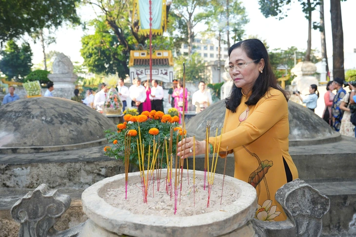 Lễ hội Khai hạ - Cầu an tại lăng Lê Văn Duyệt, mong vạn vật phát triển thái hòa - Ảnh 6.