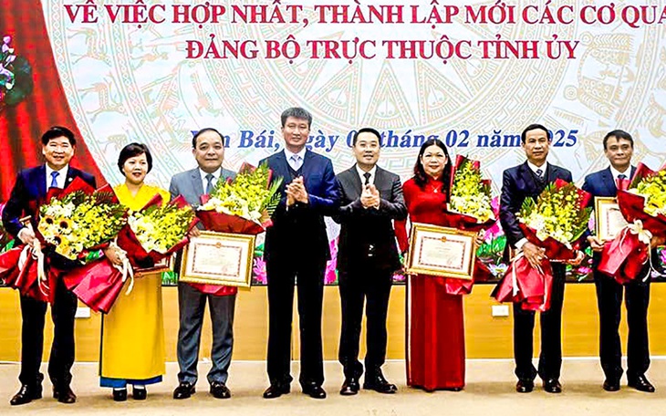 Năm trưởng phòng, trưởng công an huyện ở Nghệ An xin nghỉ hưu trước tuổi - Ảnh 3.