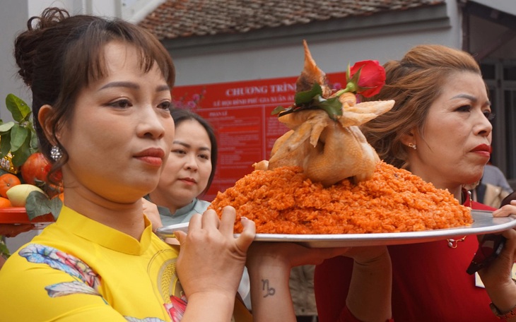 Có gì ở quán xôi gà bán hơn 20 năm, đến Trấn Thành cũng mê mẩn, quay lại mua lần 2?  - Ảnh 4.