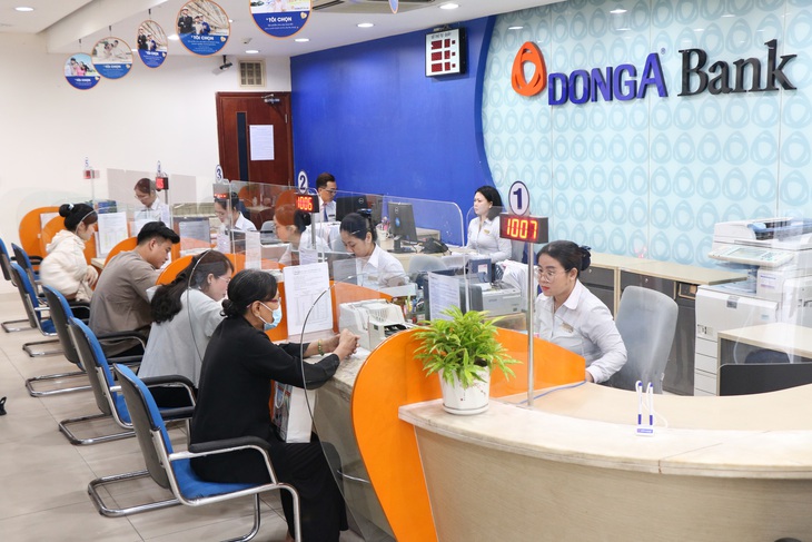 DongA Bank dành 6 tỉ đồng lì xì khách hàng giao dịch đầu xuân - Ảnh 2.