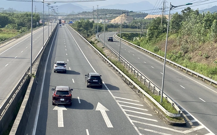 Phải chủ động, nỗ lực tháo gỡ khó khăn 2 dự án cao tốc tại Khánh Hòa - Ảnh 4.