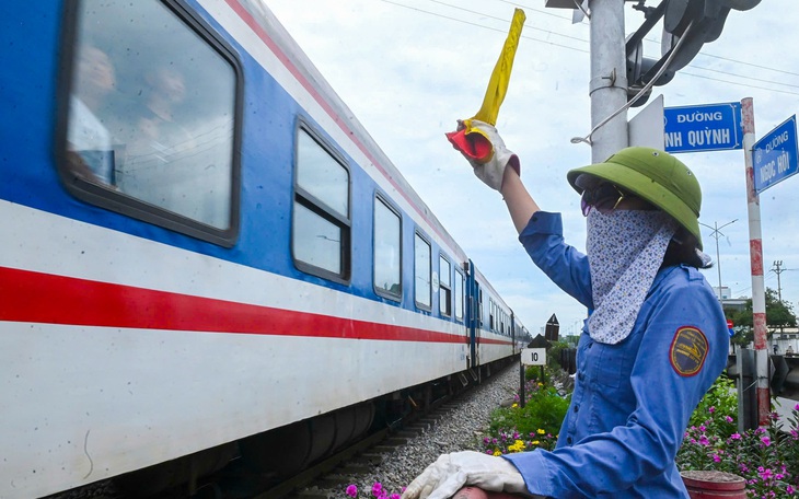 Lời kể của những nạn nhân sống sót trên chuyến xe khách bị lật ở Phú Yên - Ảnh 3.