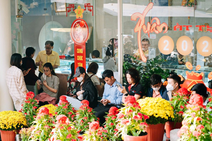 Mua vàng vía Thần Tài bớt 'nóng' - Ảnh 1.